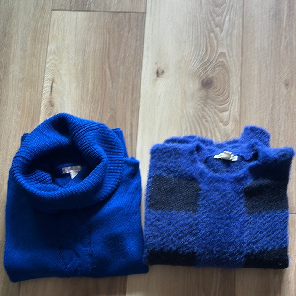 2Women’s Blue Sweaters- Classic Knit
